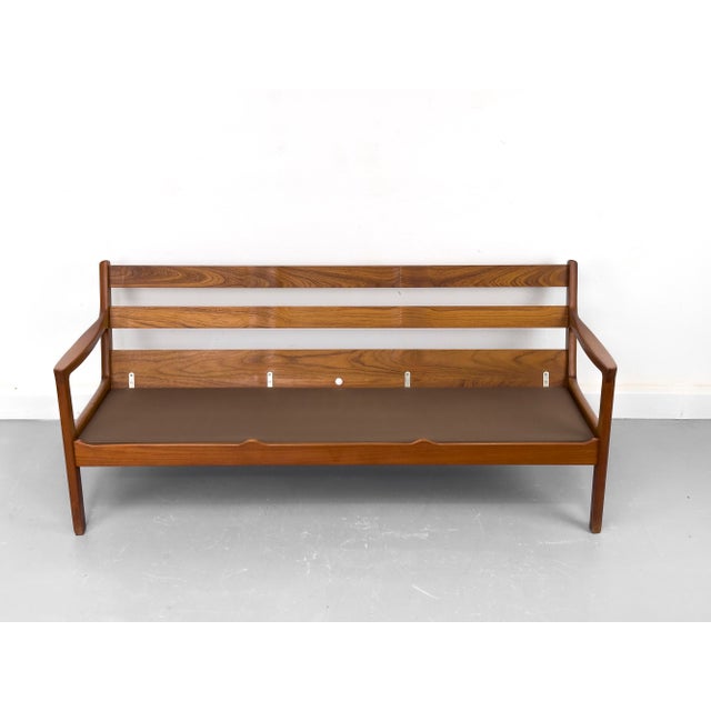Wood 3-Seater Senator Sofa in Leather and Teak by Ole Wanscher for Cado, 1977 For Sale - Image 7 of 18