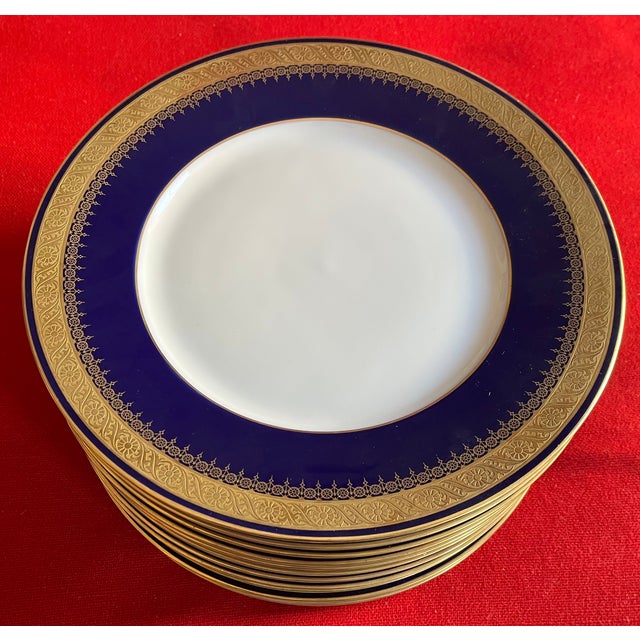 Neoclassical German Cobalt Blue and White Porcelain Dinner Plates With Gold Rims by Hohenberg Ware Hutschenreuther Bavaria - Set of 12 For Sale - Image 3 of 14