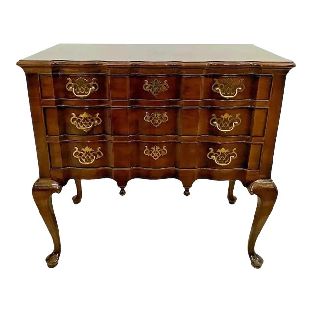 1980s Vintage Henredon Server Buffet Sideboard Chest 3 Drawer Queen Anne Chippendale For Sale