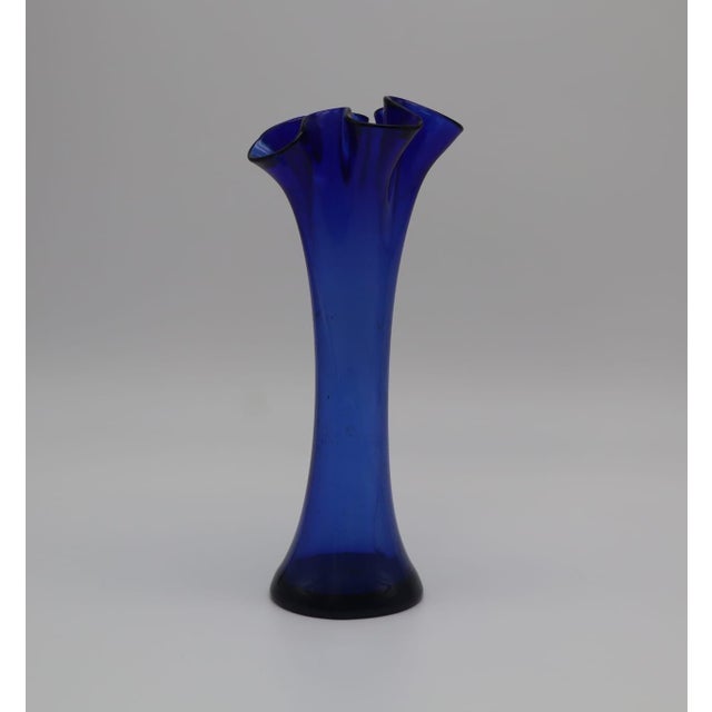 Blue Glass Vase, 1980s, in Good conditions. Designed 1980 to 1989