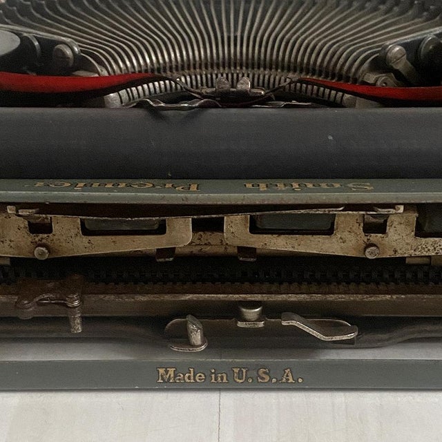 1950s Premier Portable Typewriter from Smith, 1930s For Sale - Image 5 of 11