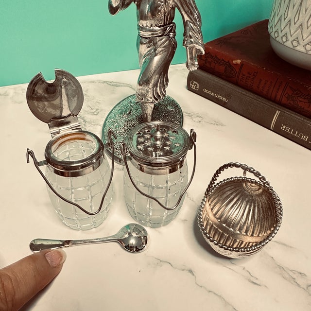 Mid-Century Modern Bombay Co. Silver Plated Nubian Man Salt & Pepper Shaker, Condiment Basket 2001 For Sale - Image 9 of 18