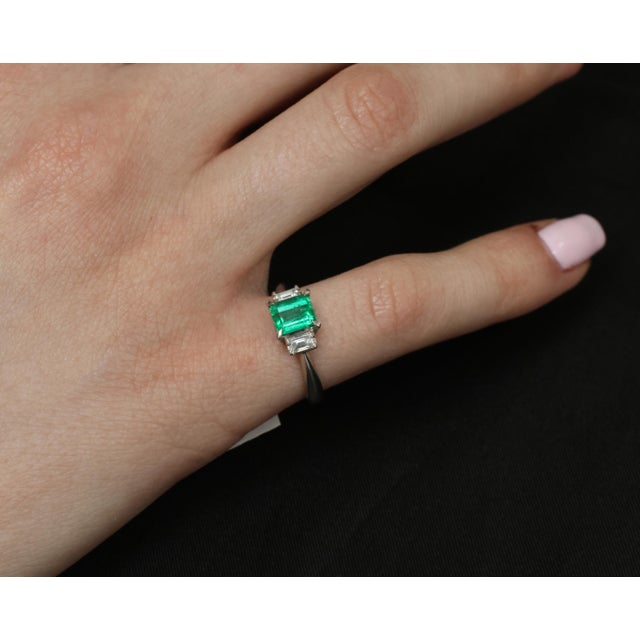 Late 20th Century 0.96ct Gia Colombian Untreated No Oil Emerald & Diamond Platinum Ring Size 5.75 For Sale - Image 4 of 18
