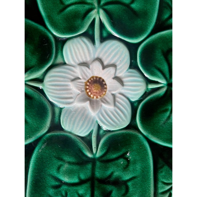 19th Century Pond Lily Plate With Center Flower For Sale In San Francisco - Image 6 of 9