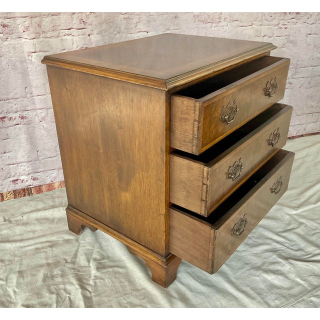 Brown Georgian Style Burl Wood Side Chests a Pair For Sale - Image 8 of 10