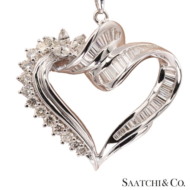 18k (750) White Gold Natural Diamond Heart Shape Pendant With Chain For Sale - Image 4 of 11