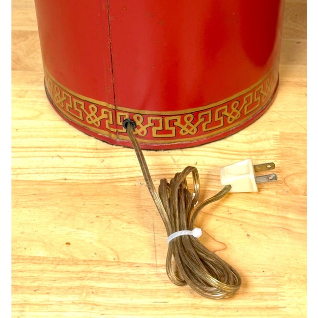 Pair English Chinoiserie Red Tole & Gilt Painted Tea Caddy Lamps, 20th Century For Sale - Image 12 of 14