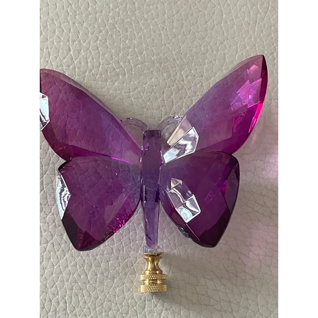 Mid-Century Modern 1960s Large Acrylic Purple Butterfly Lamp Finial For Sale - Image 3 of 7