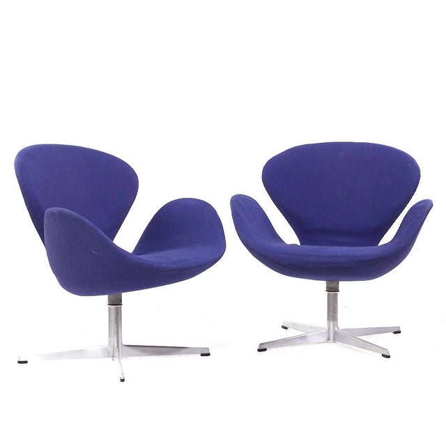 Arne Jacobsen for Fritz Hansen Mid Century Swan Chairs - Pair Each lounge chair measures: 29.75 wide x 26 deep x 30 high,...