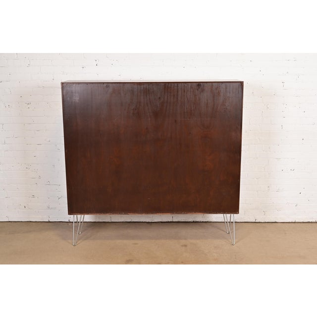 1960s Paul McCobb Mid-Century Modern Walnut Bookcase on Hairpin Legs, Newly Refinished For Sale - Image 13 of 14