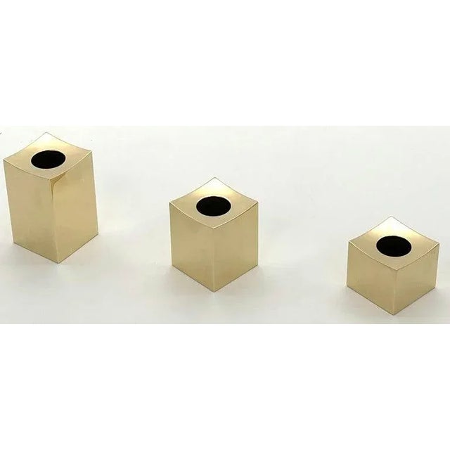 Metallslöjden Gusum Mid 20th Century Graduating Swedish Brass Candlesticks by Lars Bergsten for Gusum, Bk, 1984 - Set of For Sale - Image 4 of 9