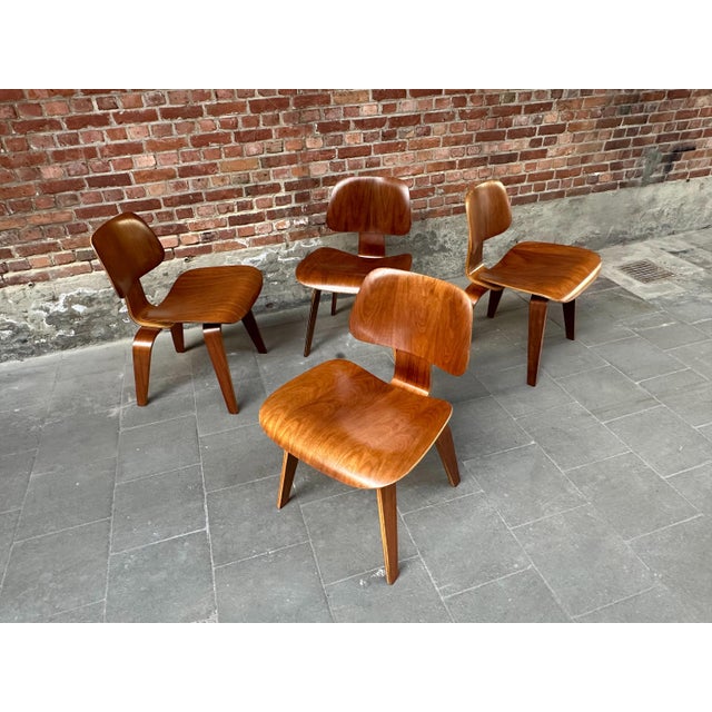 DCW Dining Chairs in Walnut attributed to Charles & Ray Eames for Herman Miller, 1950s, Set of 4 For Sale - Image 15 of 18