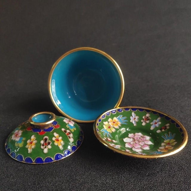 Vintage Chinese Green Cloisonné Enamel Floral "Three-Piece" Tea Bowl Set For Sale - Image 4 of 6