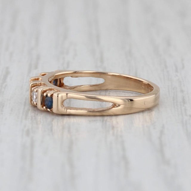 Modern 0.28ctw Blue Sapphire Diamond Ring 14k Yellow Gold Size 6.75 Stackable For Sale - Image 3 of 8