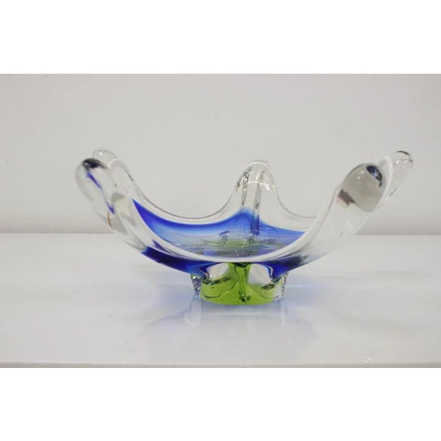 Czech Art Glass Bowl by Josef Hospodka for Chribska Glassworks, 1960s For Sale - Image 3 of 9