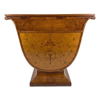 Early 19th Century European Biedermeier Walnut Commode With Inlay For Sale