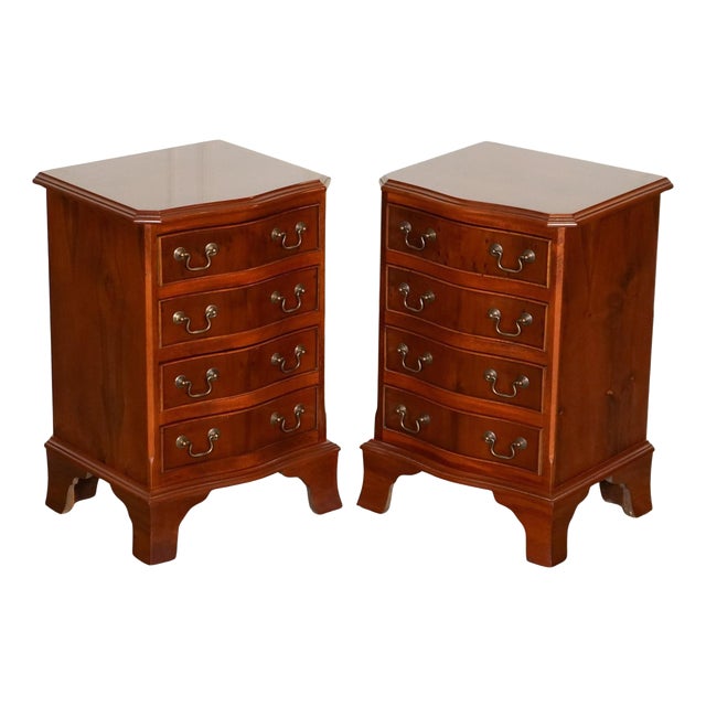 Small Georgian Style Nightstands, Set of 2 For Sale