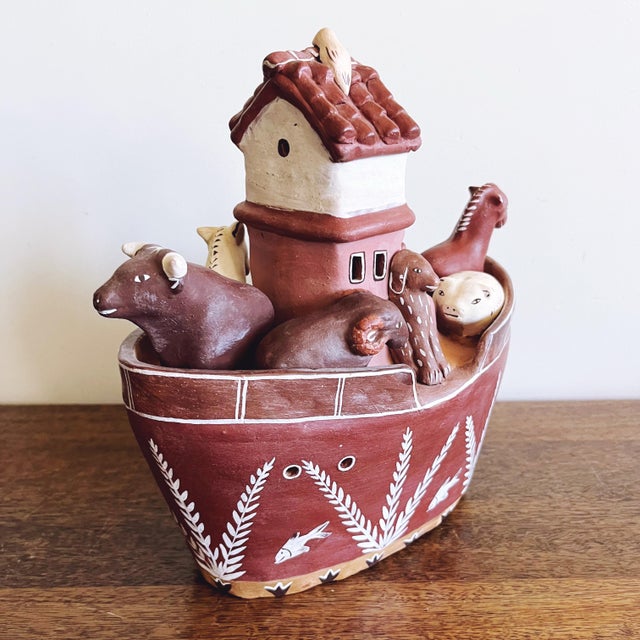 This is a beautiful handmade vintage Peruvian artisanal clay sculpture of Noah’s Ark. Beautiful condition! 11” x 5.5” x 10.5”