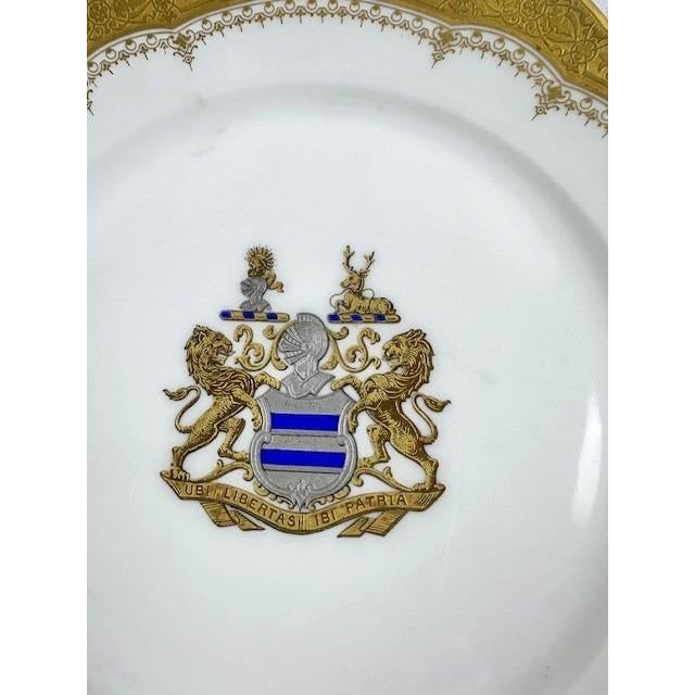 Rococo Mid 19th Century Sèvres Porcelain Château Des Compiegne 1848 Heraldic Armorial Cabinet Plate - Set of 4 For Sale - Image 3 of 9
