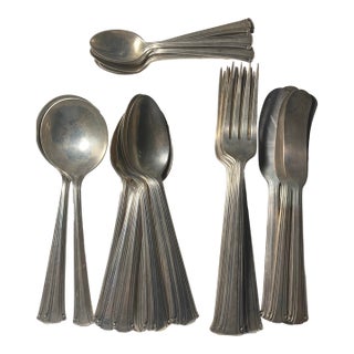 Sterling Silver Mixed Set of American Reed & Barton 1889-1946. 3 Soup 5 Butter 11 Teaspoon 5 Dinner Forks 6 Demitasse Spoons - 30 pcs For Sale