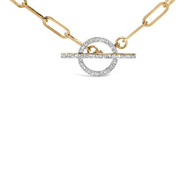 Immerse yourself in the understated elegance of this 14-karat yellow gold necklace, a blend of classic sophistication and...