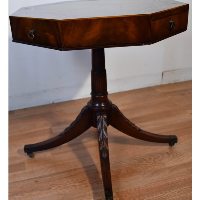 1930s Antique Weiman English Regency Mahogany Leather Top Side Table End Accent Table For Sale - Image 4 of 17