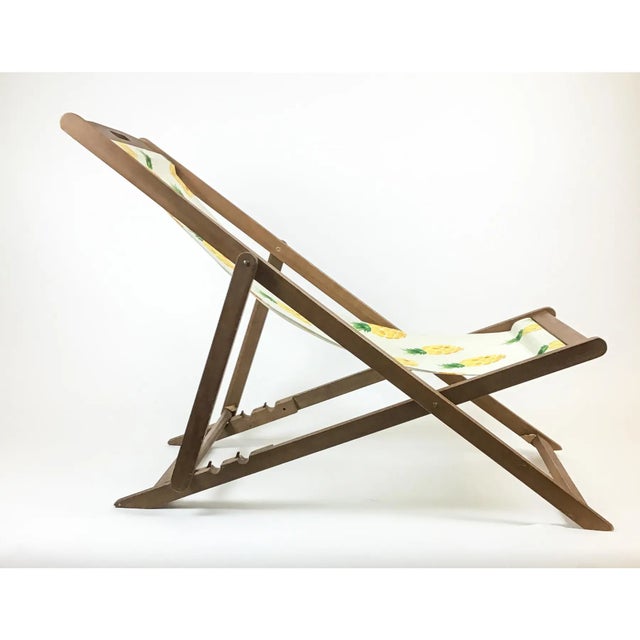 Folds flat for storage. Was only used indoors. You can easily change the fabric if you choose to. Lightweight and easy to...