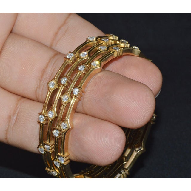Metal Set of 4 Designer Natural 4.65cts vs F Diamond 18k Solid Gold Stacking Bangles For Sale - Image 7 of 10