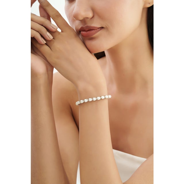 Transparent Mid 20th Century 15 Ct Pearl Line Bracelet 7 Inch - Christmas Gift by Carat&Her For Sale - Image 8 of 12