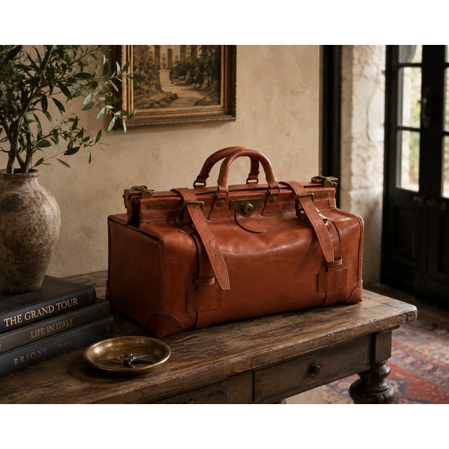 Swaine & Adeney Vintage English Cognac Leather Gladstone Travel Bag – Royal Warrant, Keys & Brass Hardware For Sale - Image 9 of 10