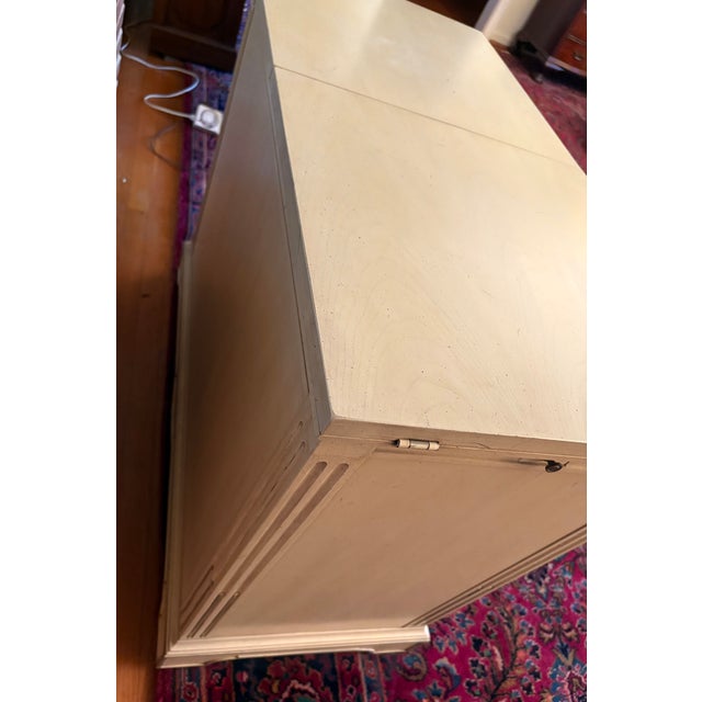 1970s French White Rolling Buffet Cabinet With Leaves For Sale In Atlanta - Image 6 of 8