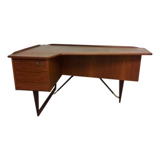 Boomerang Desk in Teak by Peter Løvig Nielsen for Hedensted Møbelfabrik, 1968 For Sale