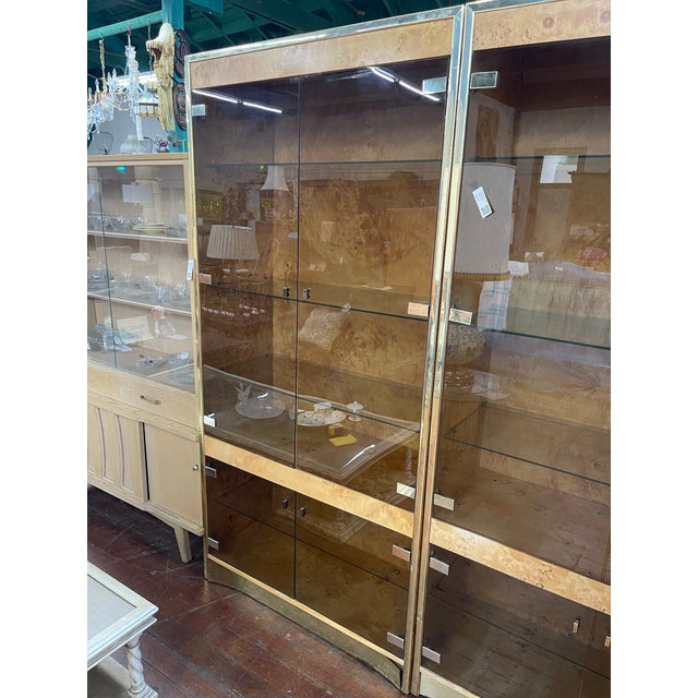 Mid 20th Century Hollywood Regency Burl Wood and Brass Display Cabinet For Sale - Image 9 of 10