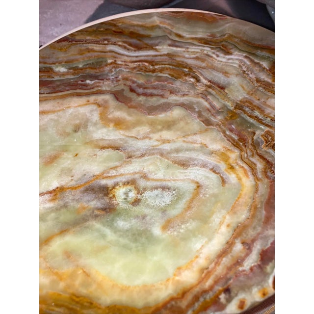 Asian Set of 2 Natural Onyx Round Plates / Platters Made in Pakistan, 1980s For Sale - Image 3 of 9