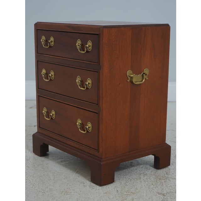 Age: C.1998 Details: Finish no.30 Dovetailed Drawer Construction High Quality Construction Chippendale Style Traditional...