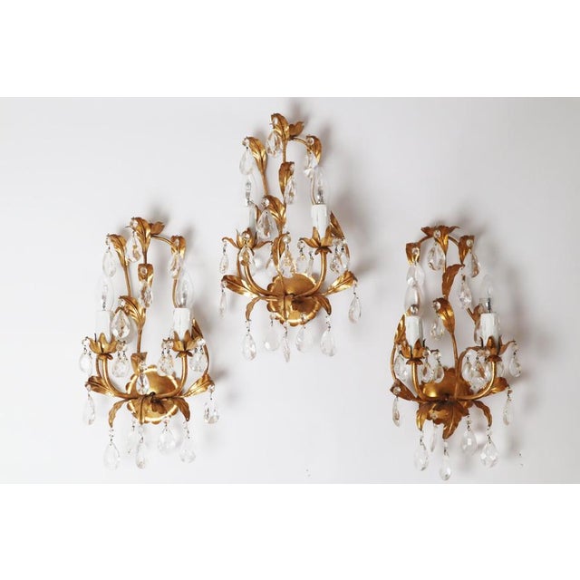Gold Venetian Hollywood Regency Gilt Crystal Wall Lights, Italy, 1970s, Set of 3 For Sale - Image 8 of 18