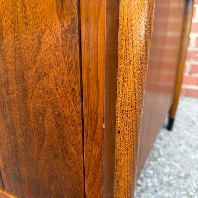Mid Century Modern Inlaid “Bow-Tie” Attributed Lane Acclaim End Table With Double Doors by Andre Bus, 1960s For Sale - Image 11 of 12