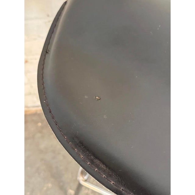 Pair of Vintage Modern Chrome Bar Stools For Sale In New York - Image 6 of 9