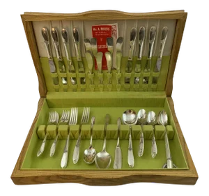 Vintage 1941 Silver Plate Fantasy Pattern Service for 8 by Oneida Silver - 67 Pieces