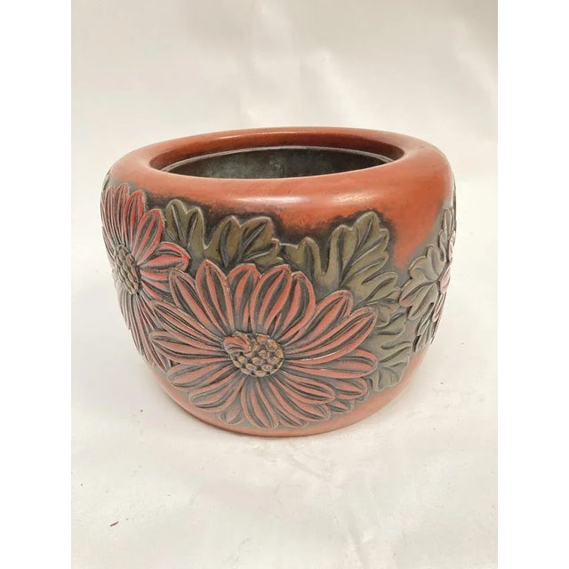 Japanese Meiji Era Lacquer Pot, 1900s, in Very Good conditions. Designed 1890 to 1919