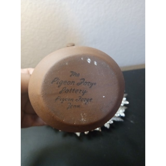 American Pair of Vintage Pigeon Forge Pottery Tennessee Creamer & Sugar Set For Sale - Image 3 of 5