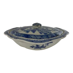 Chinese Blue and White Porcelain Dish With Lid