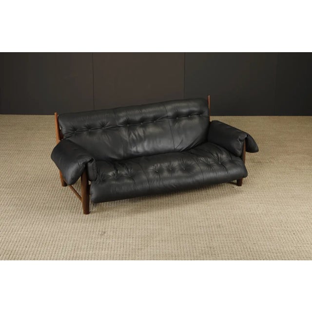 'Mole' Brazilian Rosewood Sofa by Sergio Rodrigues for Oca Brazil, 1960s, Signed For Sale In Los Angeles - Image 6 of 18