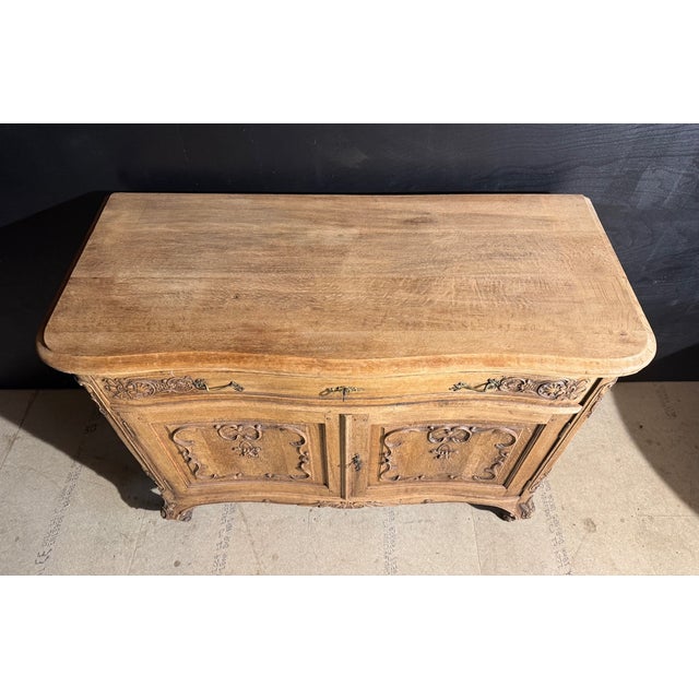 A superb quality solid Oak French 2 door cabinet, cupboard, dresser base etc. dating to the later part of the 19th Century...