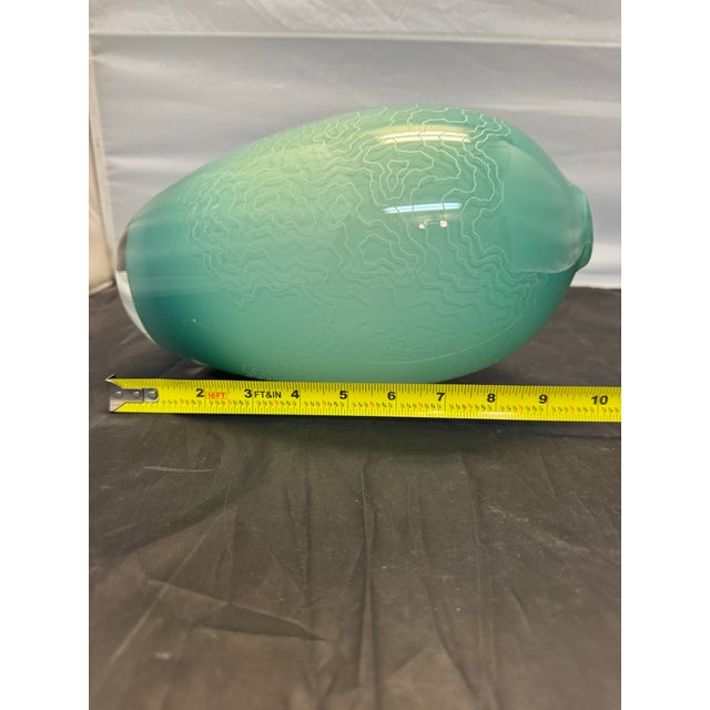 Emerald Vintage Mid Century Style Art Glass 10” Vase Emerald Seafoam Ombre Etched Swirls For Sale - Image 8 of 9