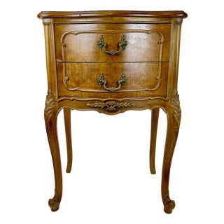 1970s Vintage French Provincial Hollywood Regency Walnut & Burl Wood Side Table or Night Stand For Sale