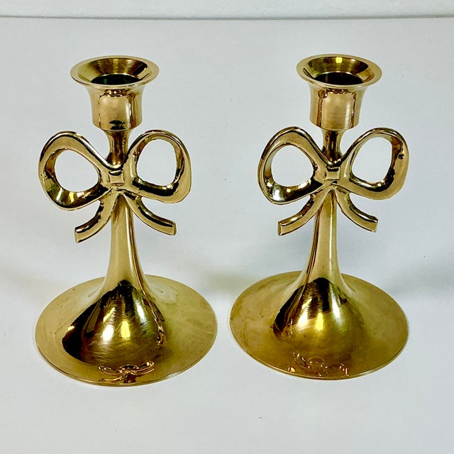 1950s Vintage Chippendale Hollywood Regency Brass Bow Candlestick Holders - A Pair. For Sale - Image 12 of 12