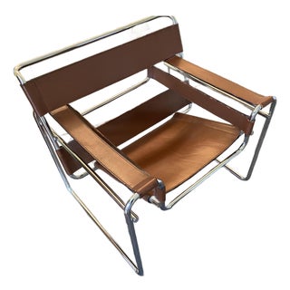 Authentic 1960s Marcel Breuer Wassily Chair – Gavina SpA Production – Cognac Leather For Sale
