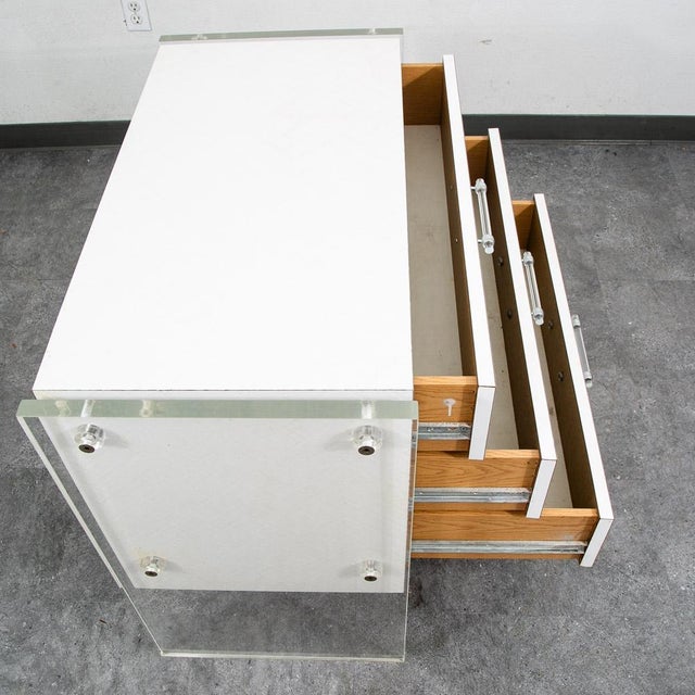 1970s Mid Century Modern Chest Drawers Dresser 3 Drawer Lucite White 1970s Retro MCM For Sale - Image 5 of 11