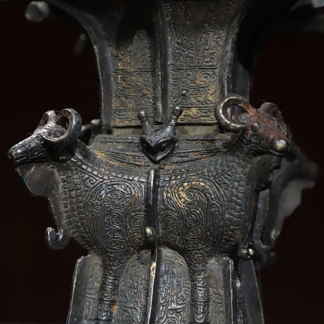 Bronze Gilded Four Rams Square Zun, Archaic Style Ritual Vessel For Sale - Image 4 of 9